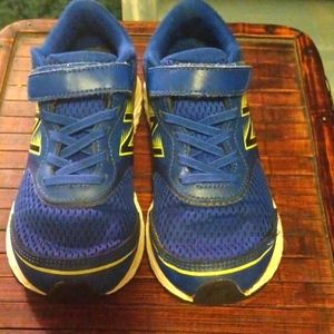 Boys size 1 new balance shoes